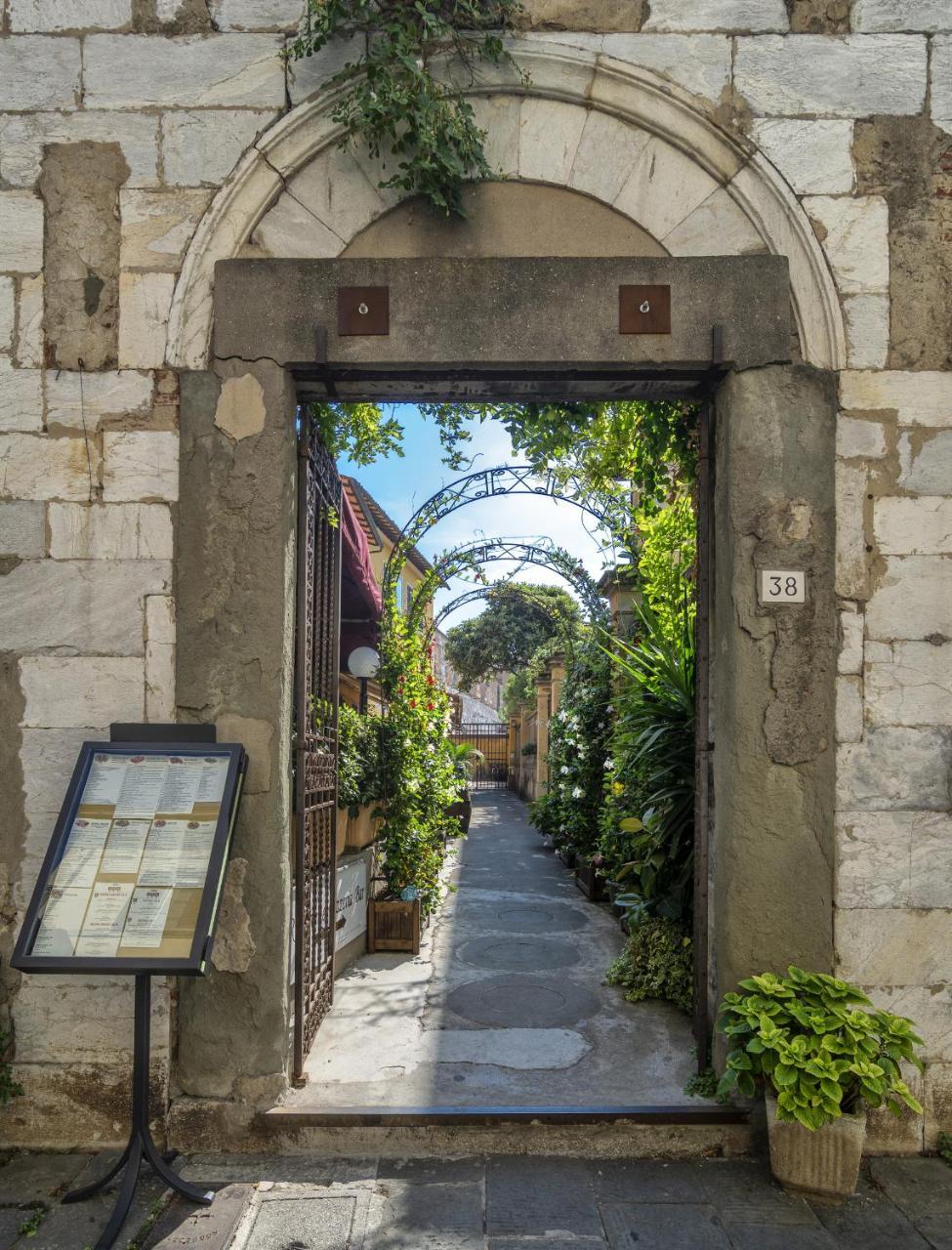 Hotel Amalfitana Pisa Exterior photo